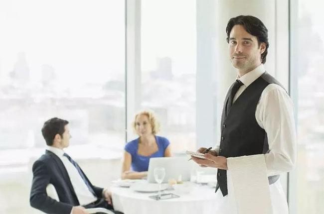 要做到優(yōu)質(zhì)的服務，得先自己心里有服務意識