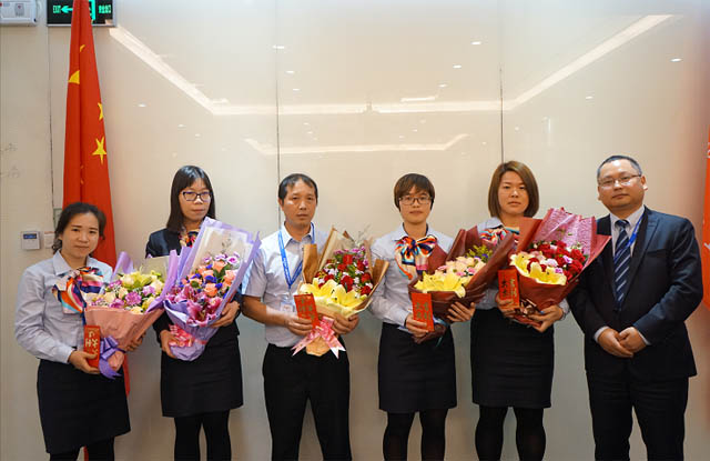 優(yōu)秀的&ldquo;服務(wù)天使&rdquo;們，他們是默默付出的幕后英雄！他們是最可愛(ài)的人